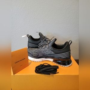 AUTHENTIC LOUIS VUITTON VNR Knit Mesh Sneakers Shoe Black White Gray Trainers LV